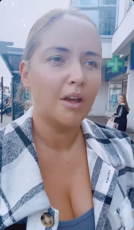 Jacqueline Jossa photo 304