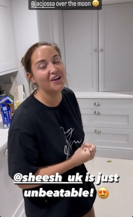 Jacqueline Jossa photo 345