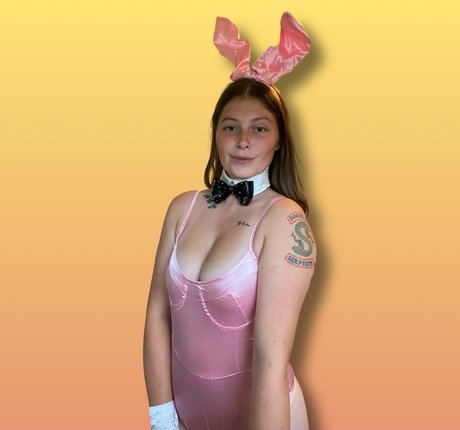 Jade Buckland photo 8