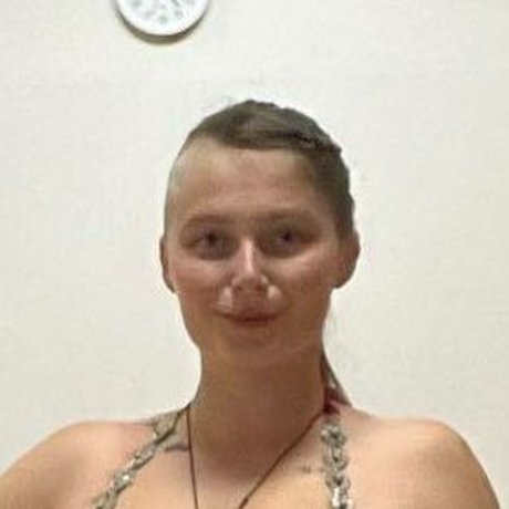 Jade Buckland photo 11