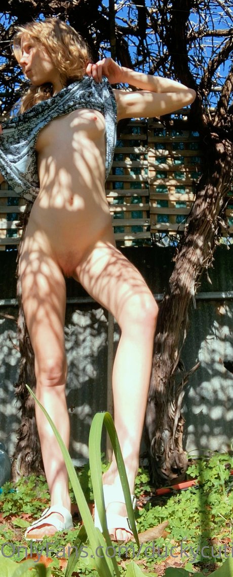 Jade duckycutie photo 1