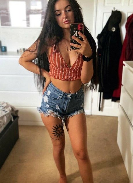 Jade K photo 1
