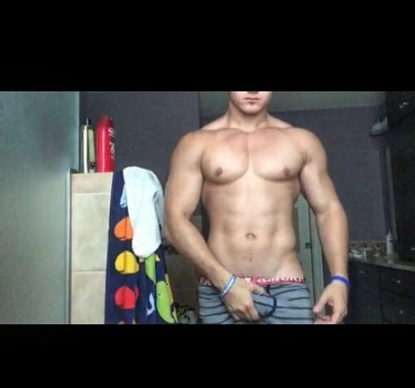 Jamietylerflex photo 4