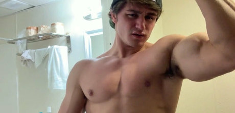 Jamietylerflex photo 8