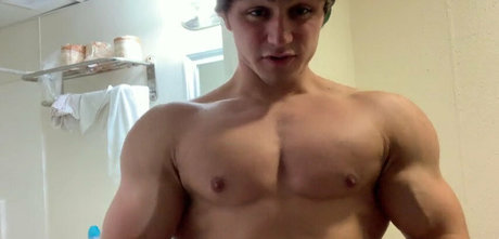 Jamietylerflex photo 9