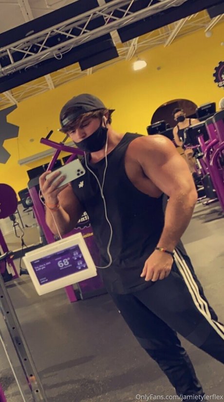 Jamietylerflex photo 22