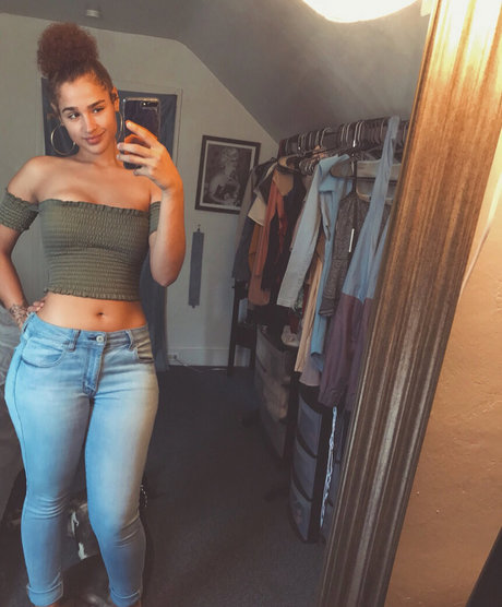 Janae Girard photo 34
