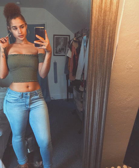 Janae Girard photo 36
