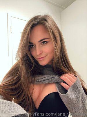 Jane Valkering photo 27