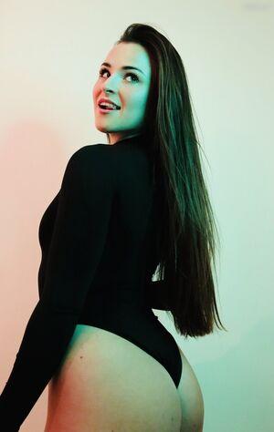 Jane Valkering photo 171