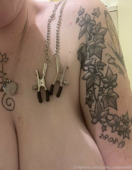 Janey_uncovered photo 61
