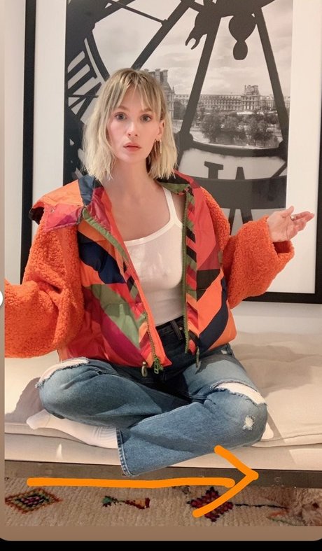 January Jones photo 14