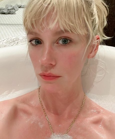January Jones photo 30