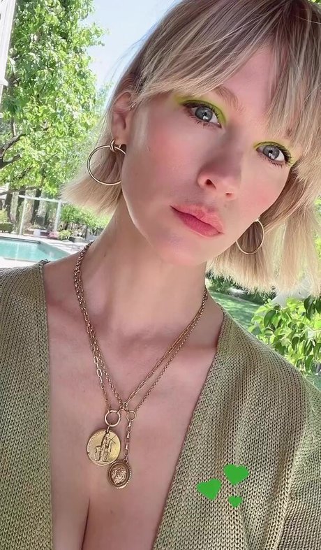 January Jones photo 53