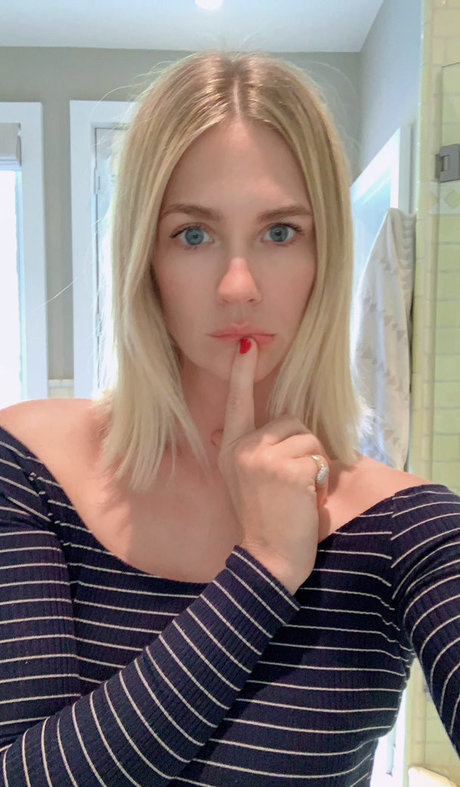 January Jones photo 63