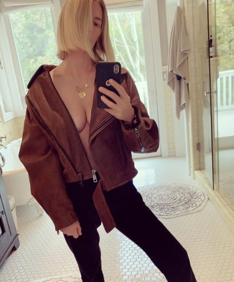 January Jones photo 74