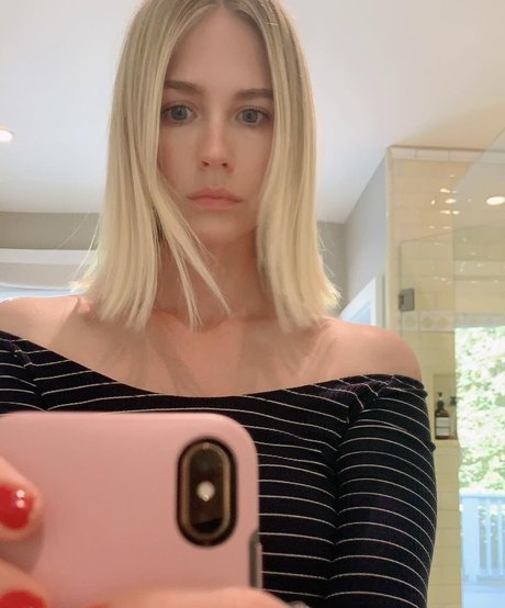 January Jones photo 82