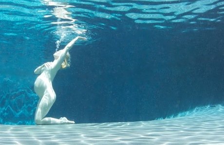 January Jones photo 92