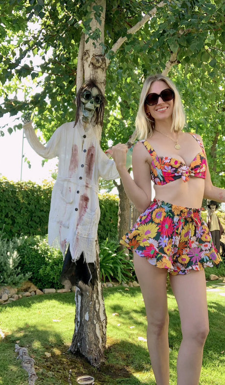 January Jones photo 109