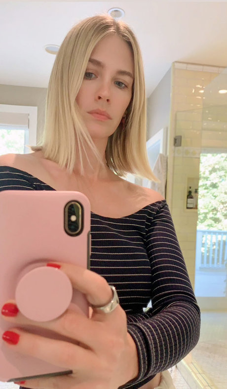 January Jones photo 111
