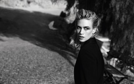 January Jones photo 124