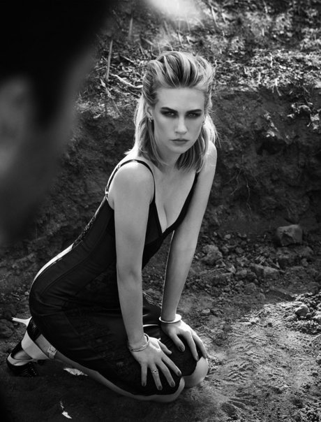 January Jones photo 127
