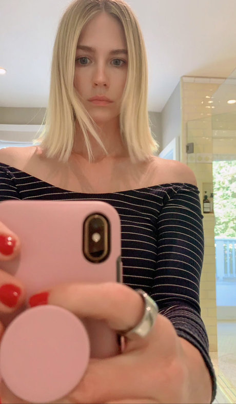 January Jones photo 143