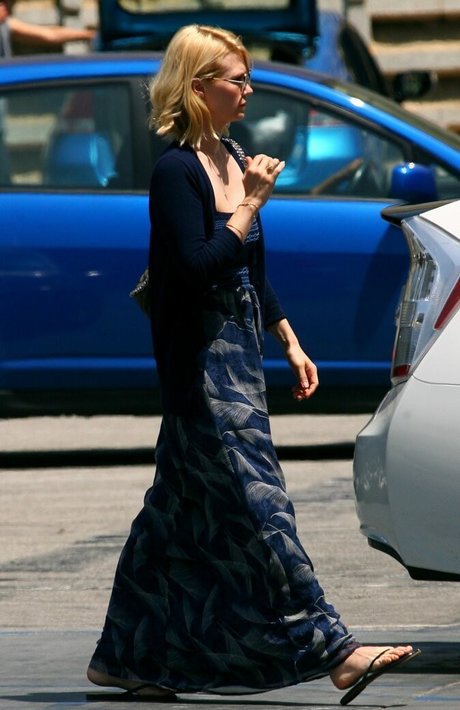January Jones photo 179