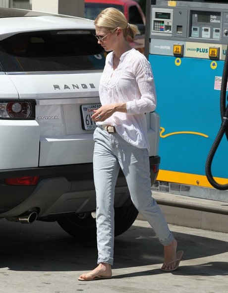 January Jones photo 180