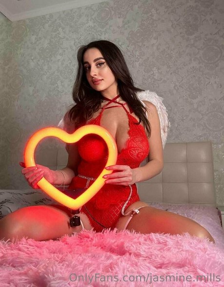 Jasmine Mills photo 31