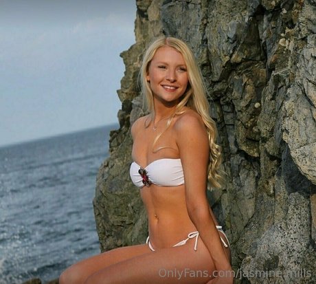 Jasmine Mills photo 40
