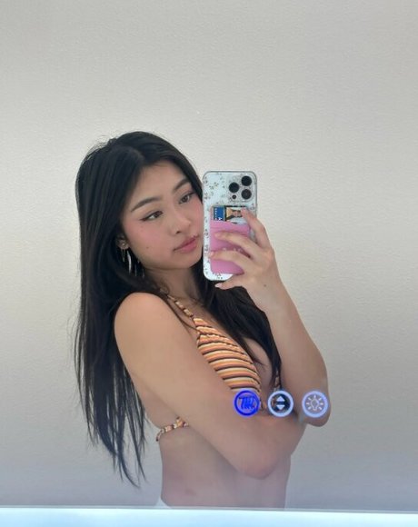 Jasmine Nguyen photo 1