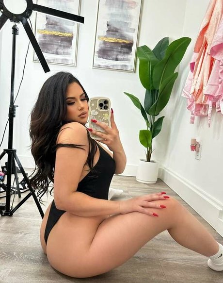 Jasmine Villegas photo 68