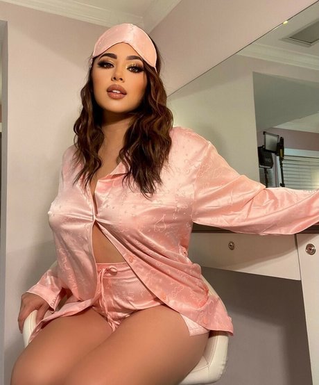 Profile photo of Jasmine Villegas