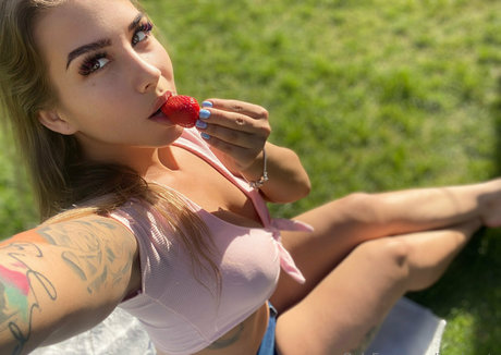 Jassiecute photo 23