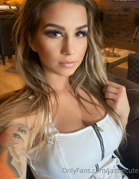 Jassiecute photo 25