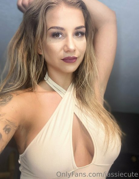 Jassiecute photo 47