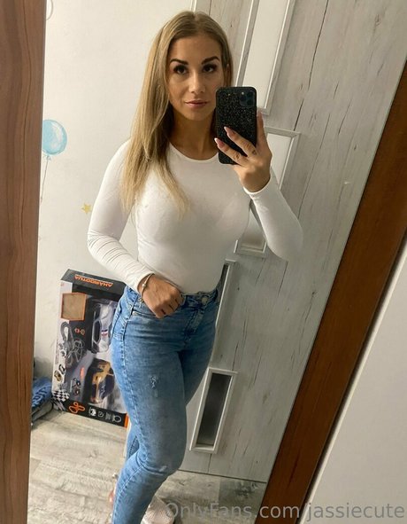 Jassiecute photo 52