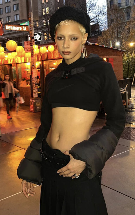 Jazelle Zanaughtti photo 3