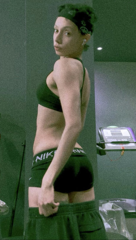 Jazelle Zanaughtti photo 7