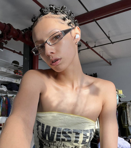 Jazelle Zanaughtti photo 13