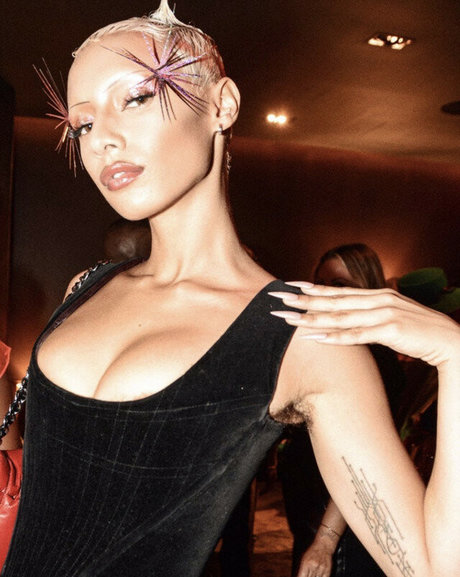 Jazelle Zanaughtti photo 21