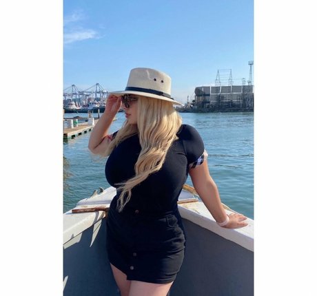 Jazmin Gurrola photo 78