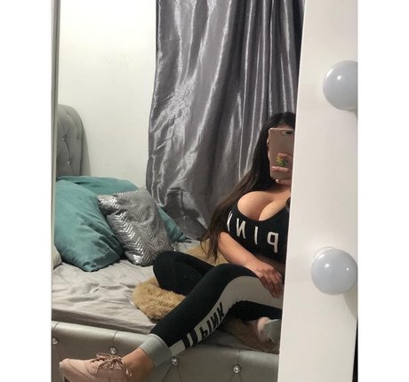 Jazmin Gurrola photo 79