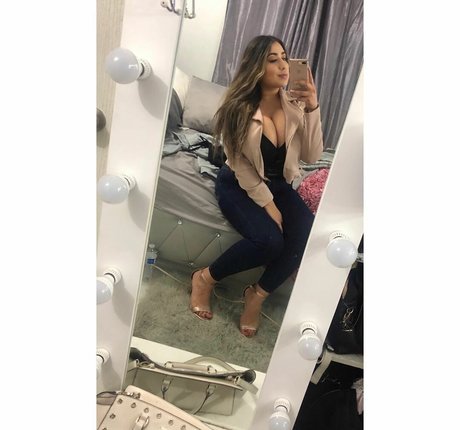 Jazmin Gurrola photo 299