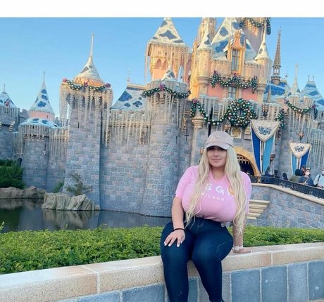 Jazmin Gurrola photo 319