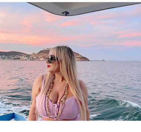 Jazmin Gurrola photo 320