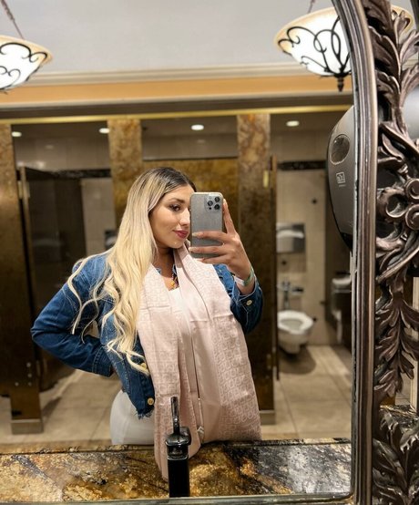 Jazmin Gurrola photo 327