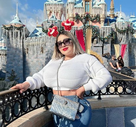 Jazmin Gurrola photo 342