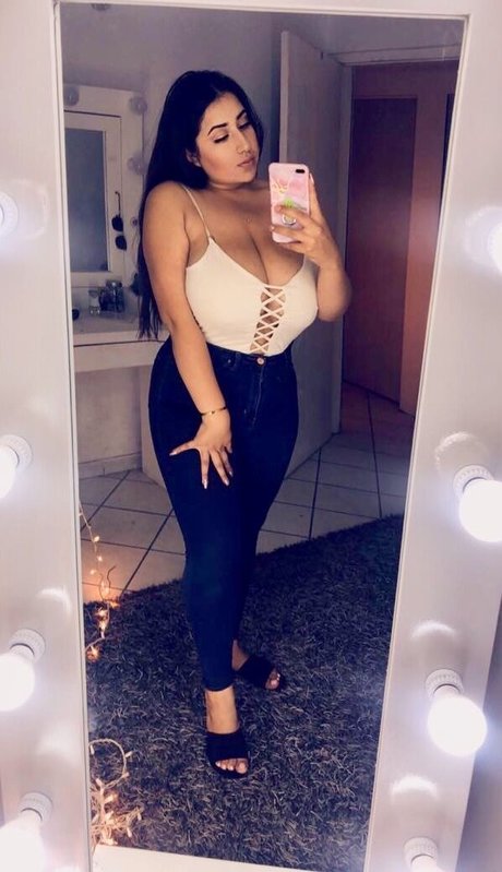 Jazmin Gurrola photo 394